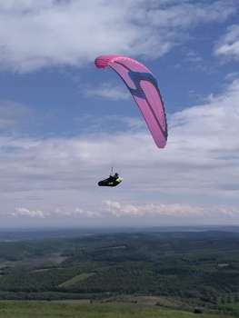 SKY Paragliders Apollo L 85-108kg Listovaný S listovacím obalem TK platná S batohem Nekoupáno